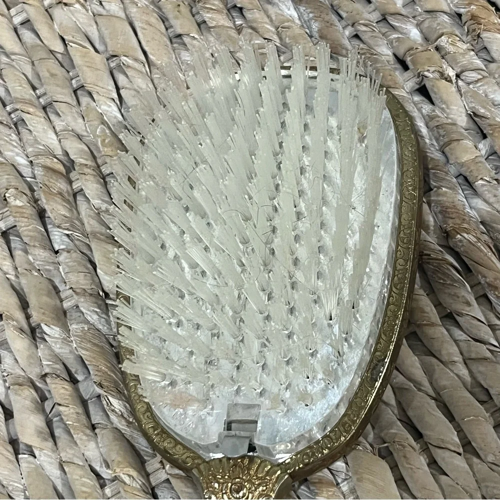 Vtg Brass Vanity Hair Brush With Floral Design Gold Tone Removable‎ Nylon brush.
